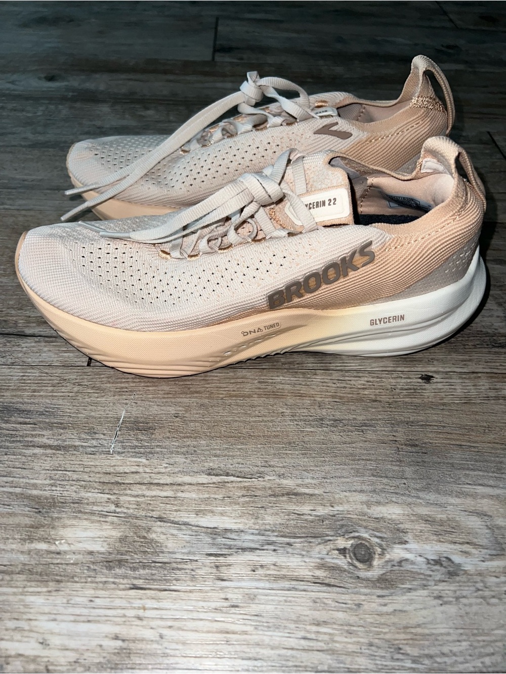 Brooks Women’s Glycerin Stealthfit 22 Neutral Running Shoe, Beige | US Size 8 - Picture 3 of 8